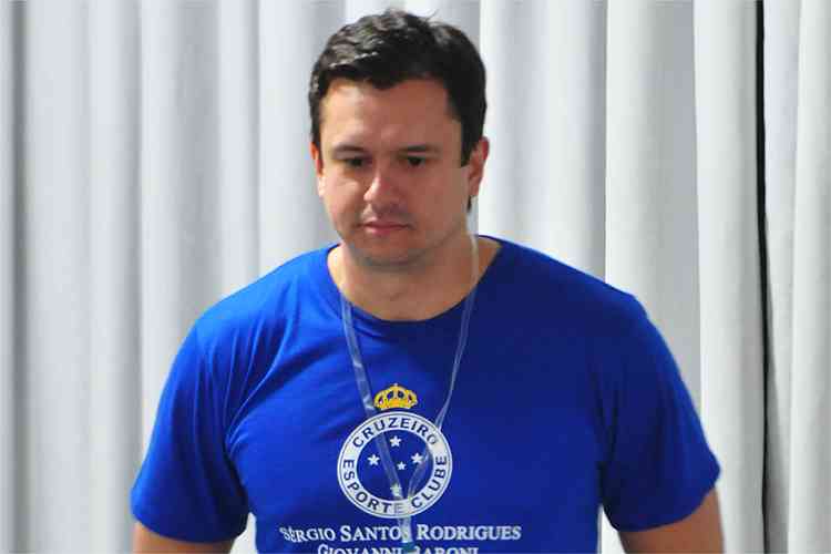 Reunião entre lideranças do Conselho e grupo gestor do Cruzeiro termina sem nome de consenso para eleição; Sérgio Rodrigues busca apoio